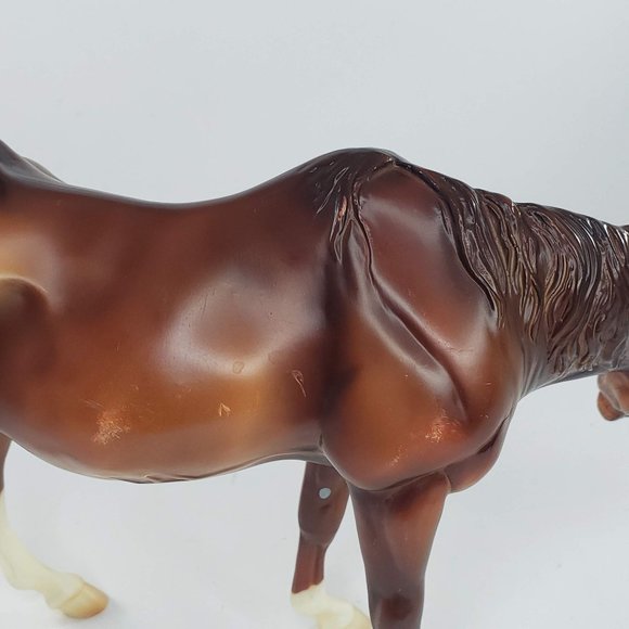 Breyer Horse Susecion Mare Color Crazy Event Bay Variation #1324 - Picture 11 of 11